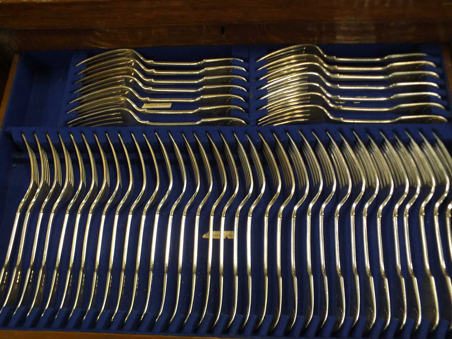 An impressive comprehensive canteen of Victorian Fiddle and Shell pattern silver flatware - Image 18 of 21