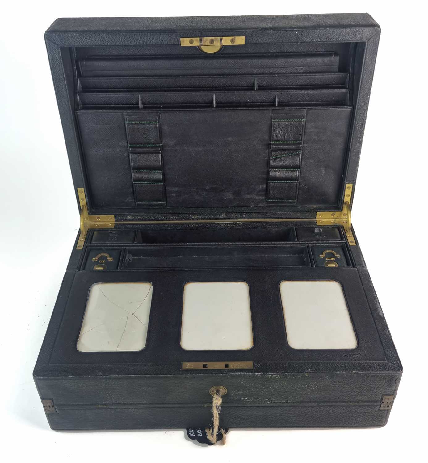 A good Victorian Morocco leather travelling writing case - Image 2 of 17