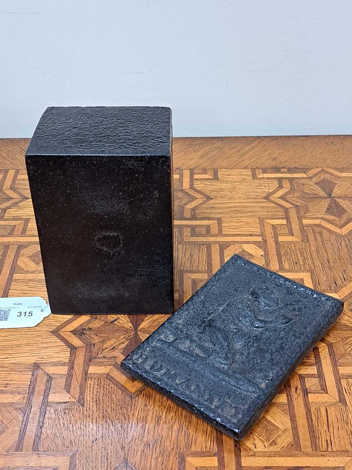 An early 19th century Darby of Coalbrookdale cast iron Anti-Slavery box and cover - Image 4 of 9