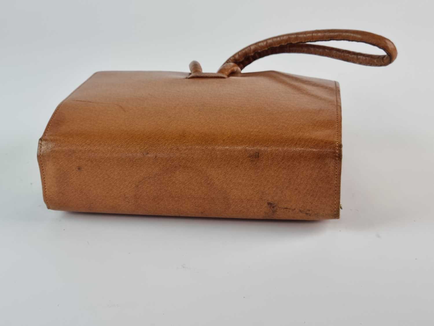 A Swaine-Brigg pigskin racing clutch bag - Image 8 of 8