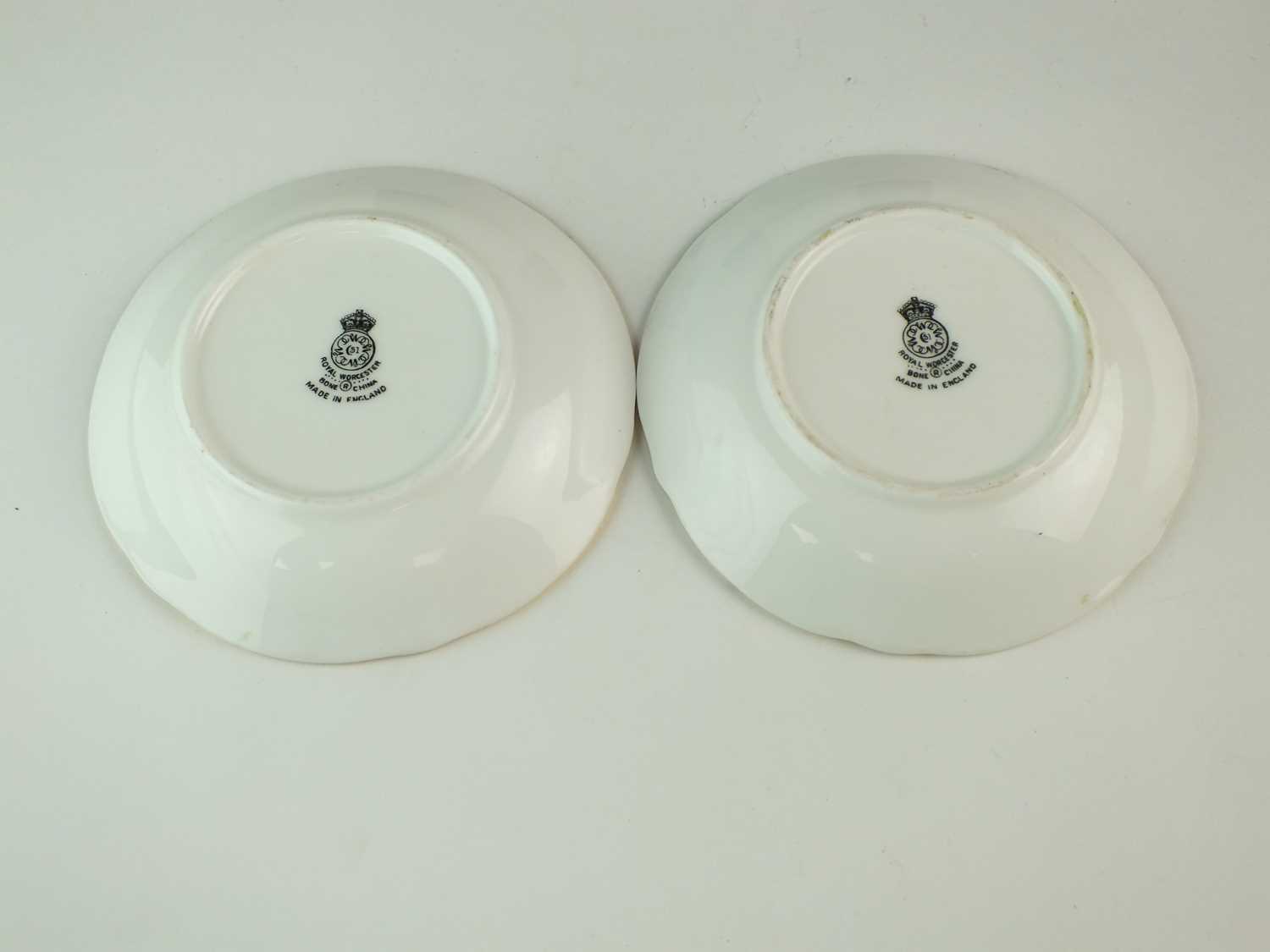 Pair of Royal Worcester fruit pin dishes - Image 4 of 6