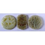 THREE PIECES OF CHINESE JADE 20th Century. (3)