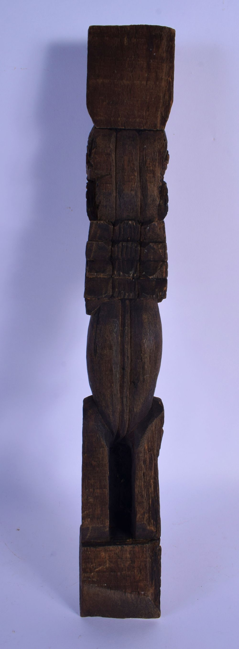 AN UNUSUAL TRIBAL CARVED WOOD POST FINIAL formed as a scowling beast. 42 cm x 8 cm. - Image 5 of 5