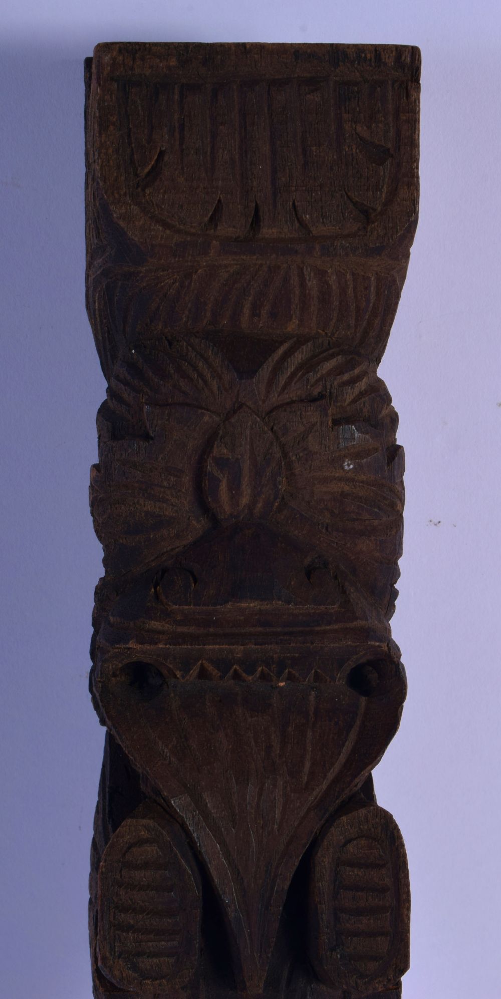 AN UNUSUAL TRIBAL CARVED WOOD POST FINIAL formed as a scowling beast. 42 cm x 8 cm. - Image 2 of 5