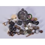 A collection of Military cap badges, buttons etc. (Qty).