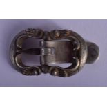 AN EARLY 18TH CENTURY EUROPEAN SILVER BUCKLE C1680 to 1720 decorated stylised motifs. 3.25 cm x 2 cm