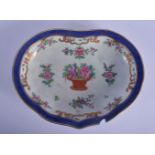 A 19TH CENTURY FRENCH SAMSONS OF PARIS PORCELAIN DISH Chinese Export style. 24 cm x 20 cm.