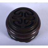 A CHINESE BRONZE INCENSE BURNER ON STAND. 7.2cm diameter, 4cm high, weight 488.2g