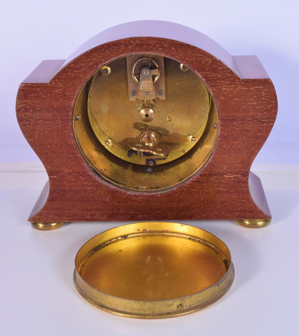 A small inlaid walnut mantle clock together with a Burr Walnut needlework box, barometer and a woode - Bild 4 aus 7