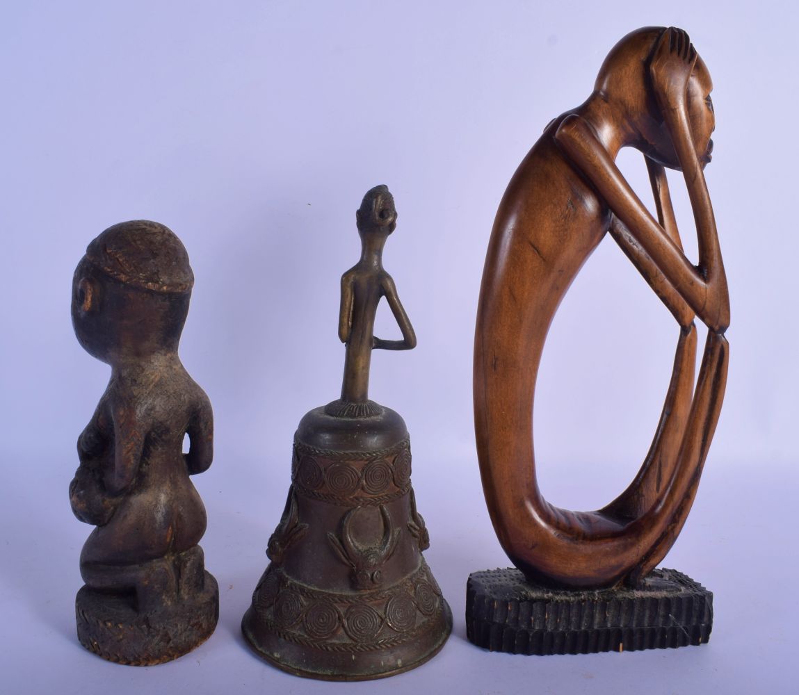 AN EARLY 20TH CENTURY AFRICAN TRIBAL CARVED WOOD FERTILITY FIGURE together with a bronze bell etc. L - Image 2 of 3