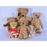 A collection of vintage teddy bears largest 35cm