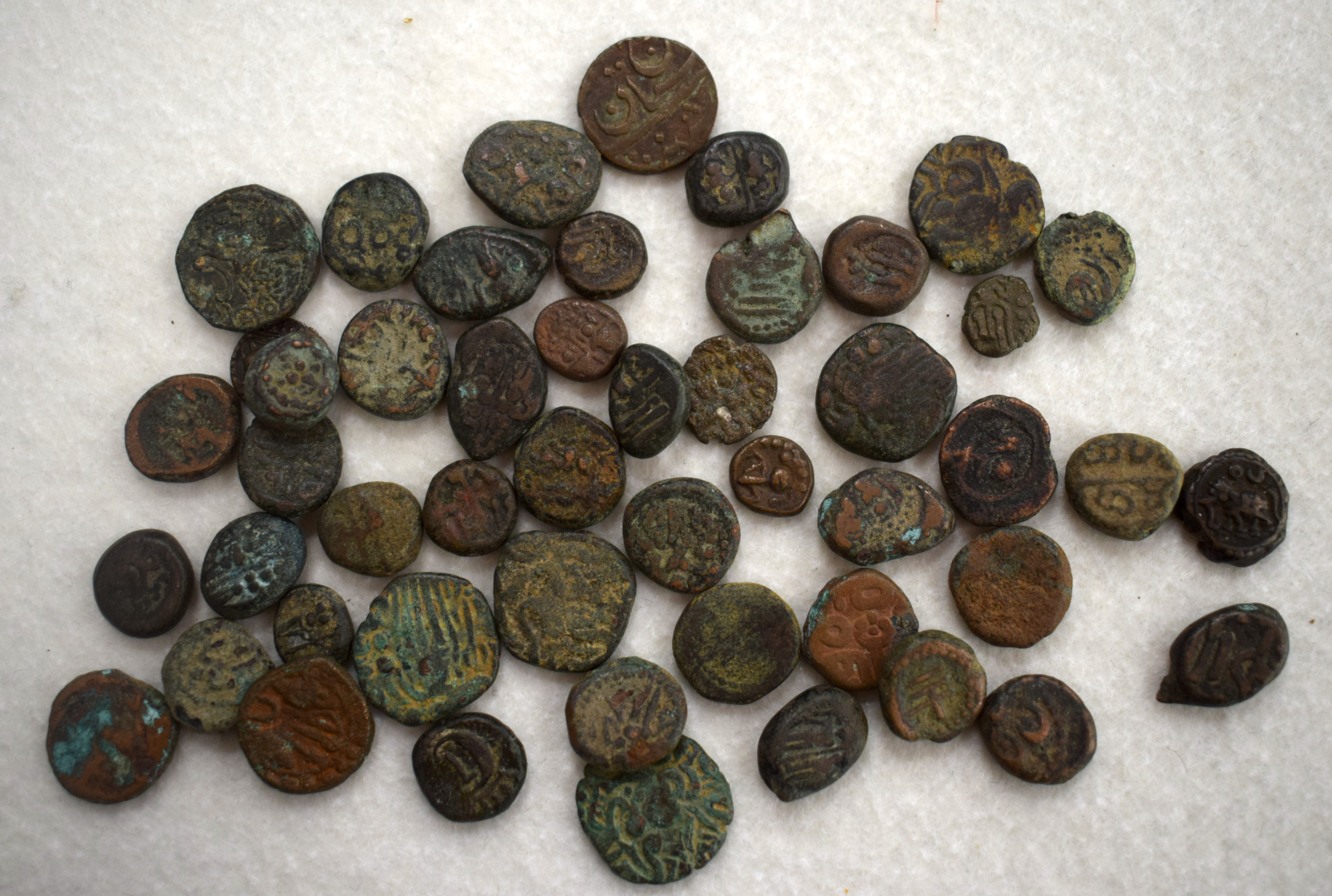 A COLLECTION OF OLD COINS. Weight 264g (qty) - Image 5 of 9