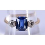 AN EDWARDIAN DIAMOND AND SAPPHIRE RING. Size Q, weight 2.7g