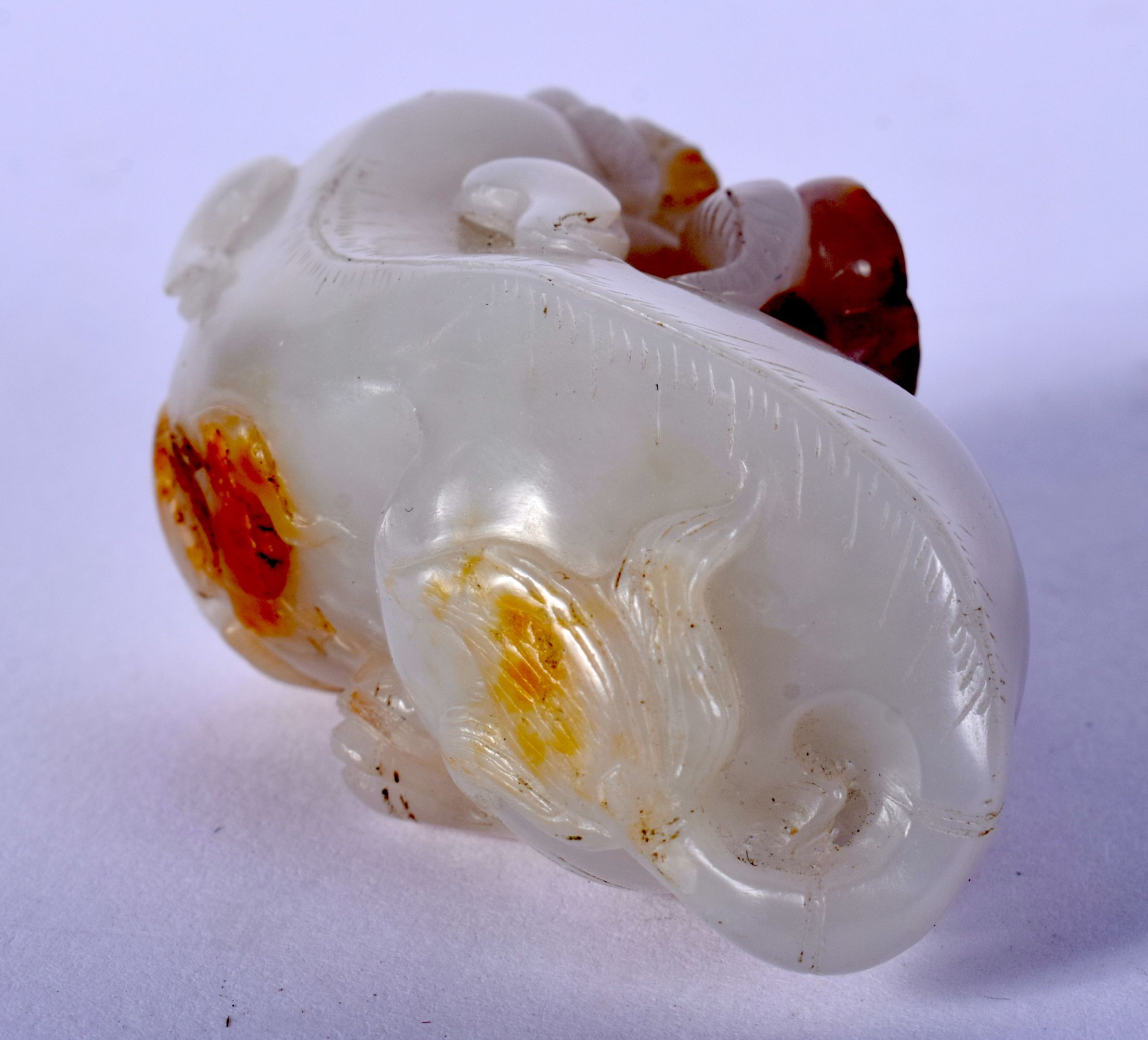 A CHINESE CARVED WHITE JADE FIGUE OF A BEAST 20th Century. 5 cm x 2.5 cm. - Image 3 of 6