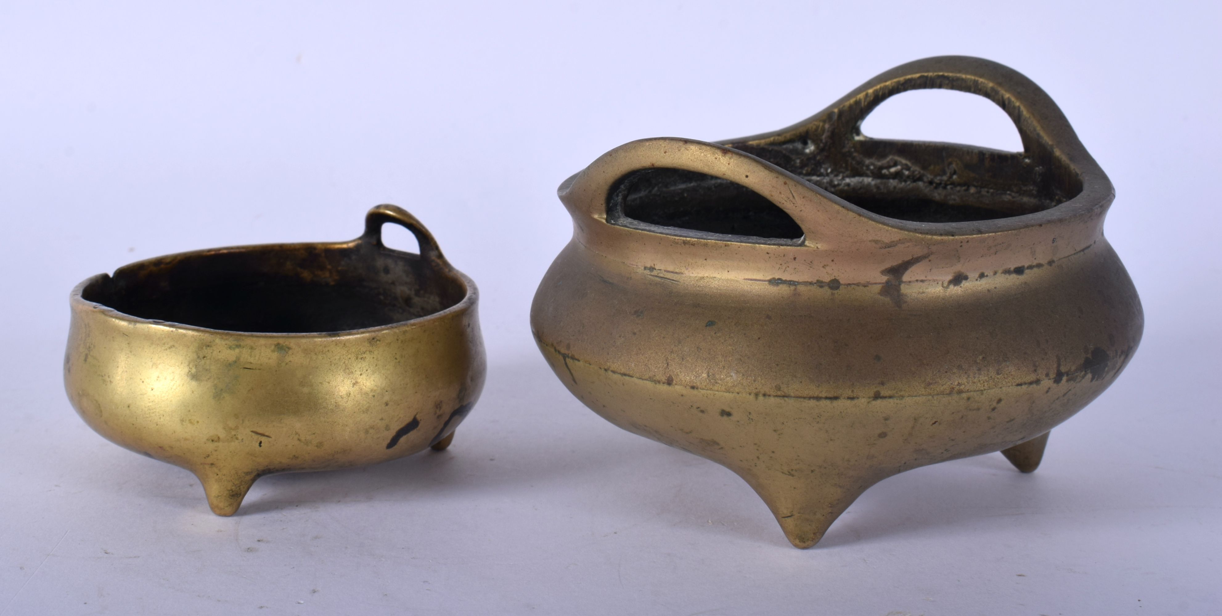 TWO 19TH CENTURY CHINESE BRONZE CENSERS. Largest 8.25 cm wide. (2) - Image 2 of 5