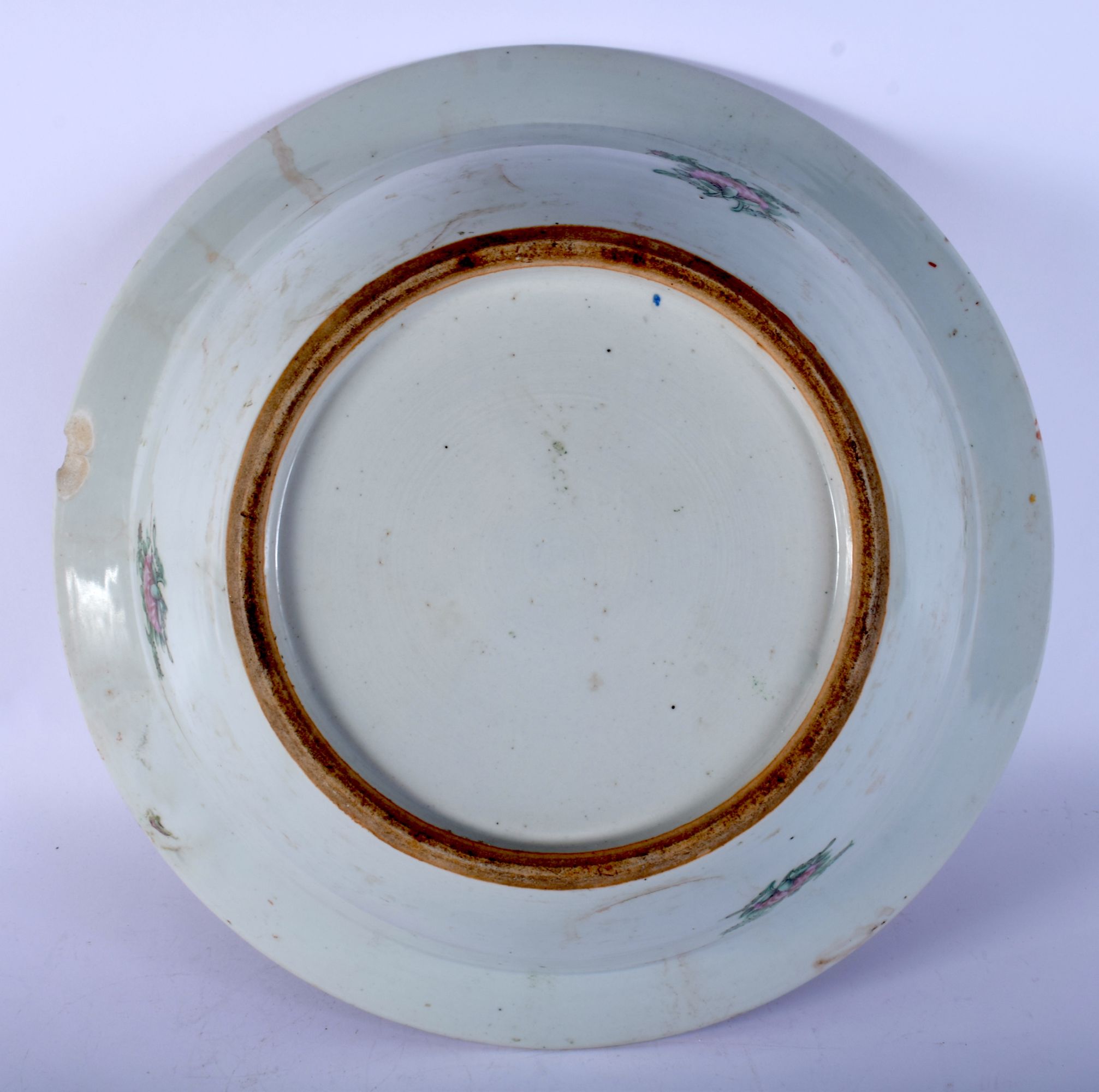 A LARGE 19TH CENTURY CHINESE CANTON FAMILLE ROSE BASIN Qing. 37 cm wide. - Image 7 of 8