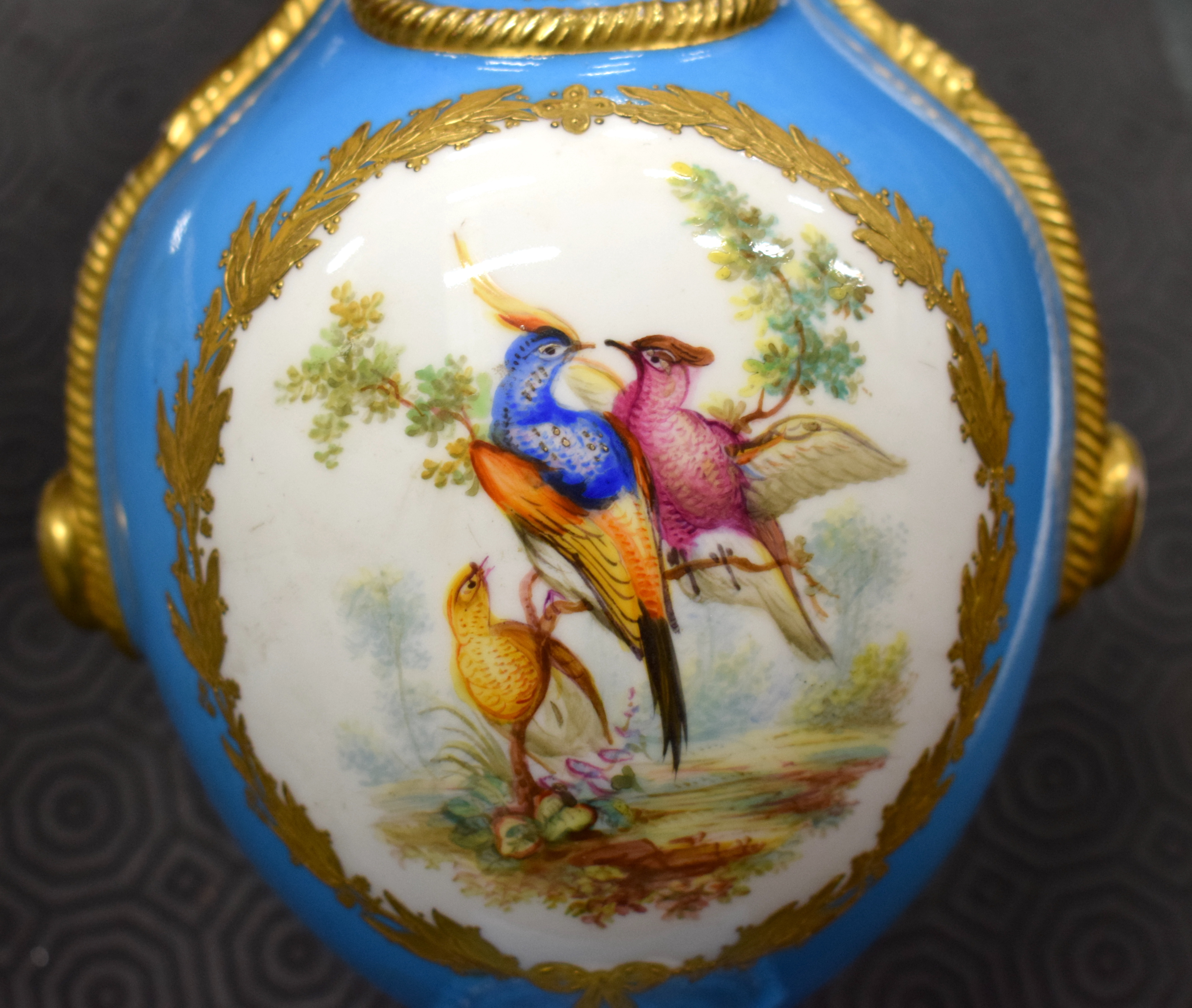 A GOOD PAIR OF 19TH CENTURY ENGLISH PORCELAIN SEVRES STYLE VASES AND COVERS Minton or Coalport, pain - Image 9 of 50