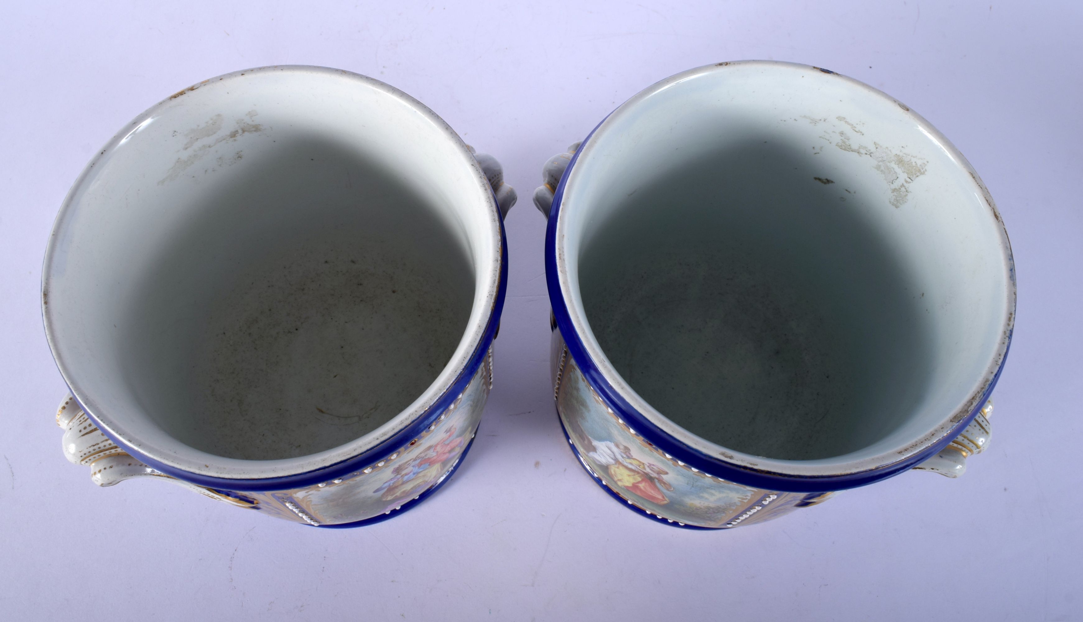 A PAIR OF 19TH CENTURY FRENCH SEVRES PORCELAIN TWIN HANDLE CACHE POT painted with lovers in landscap - Image 5 of 6