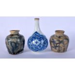 A 17TH/18TH CENTURY CHINESE BLUE AND WHITE PORCELAIN VASE together with two early shipwreck jars. La