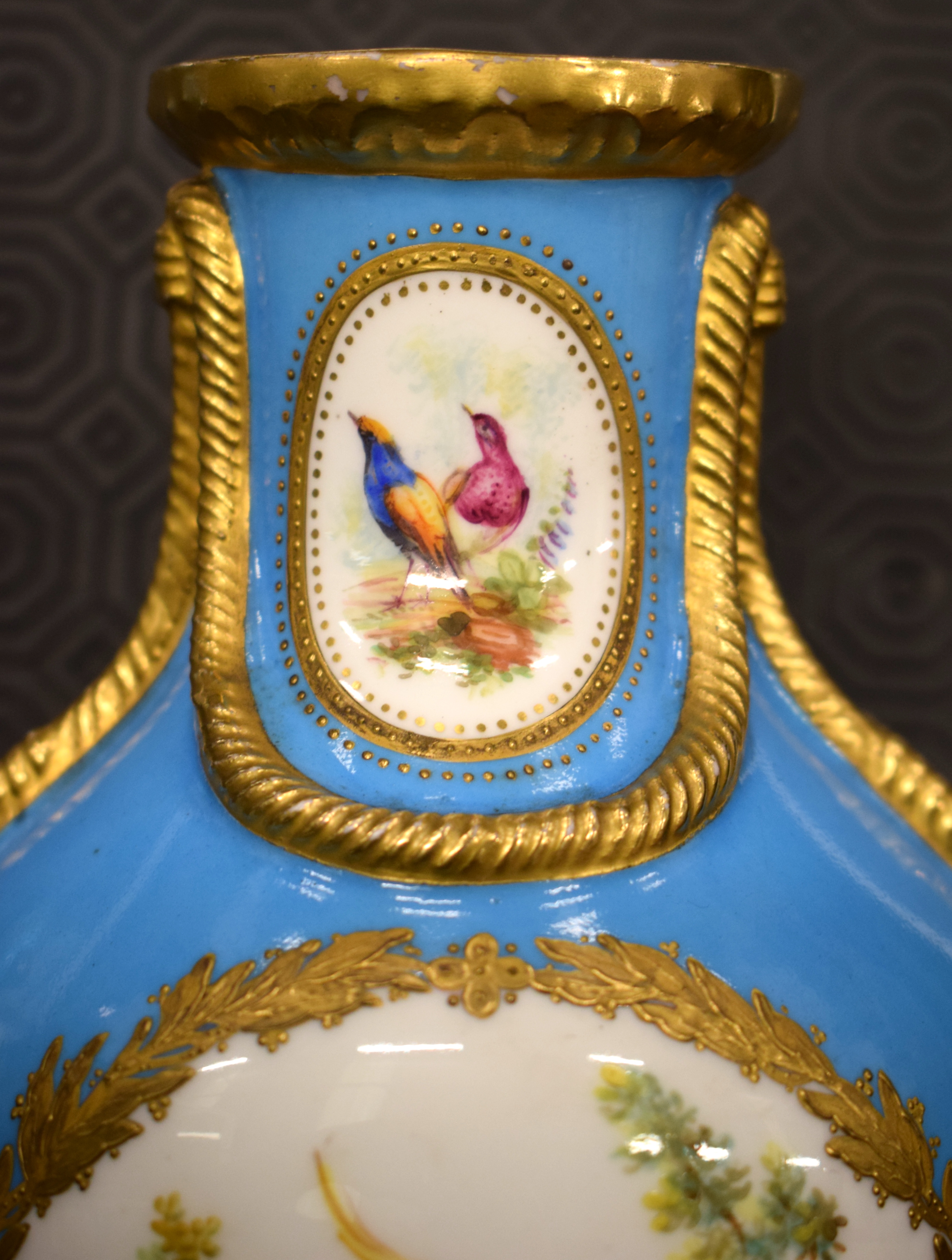 A GOOD PAIR OF 19TH CENTURY ENGLISH PORCELAIN SEVRES STYLE VASES AND COVERS Minton or Coalport, pain - Image 7 of 50