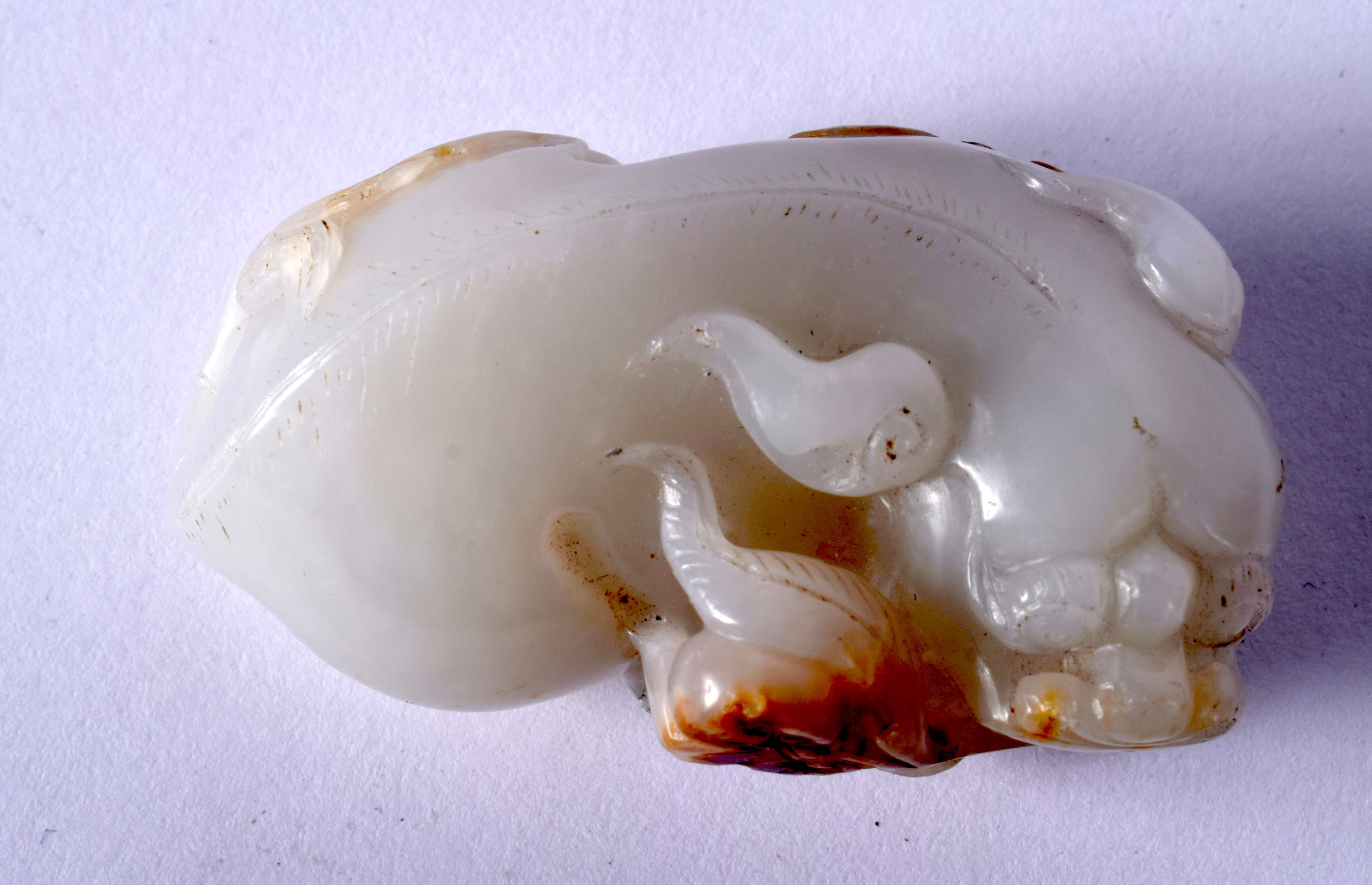 A CHINESE CARVED WHITE JADE FIGUE OF A BEAST 20th Century. 5 cm x 2.5 cm. - Image 5 of 6