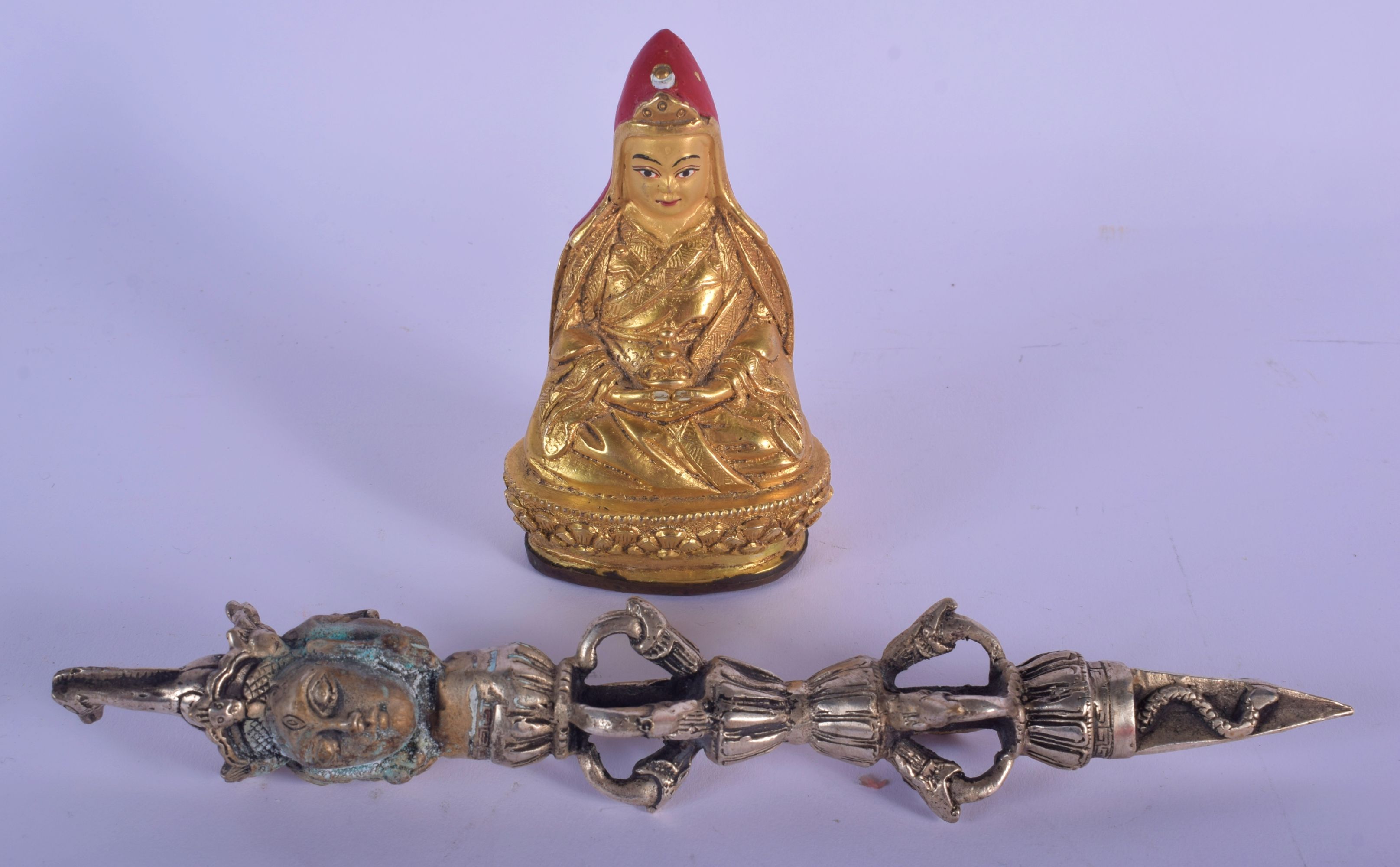 AN EARLY 20TH CENTURY CHINESE TIBETAN PAINTED BRONZE FIGURE OF A BUDDHA Late Qing/Republic^ together