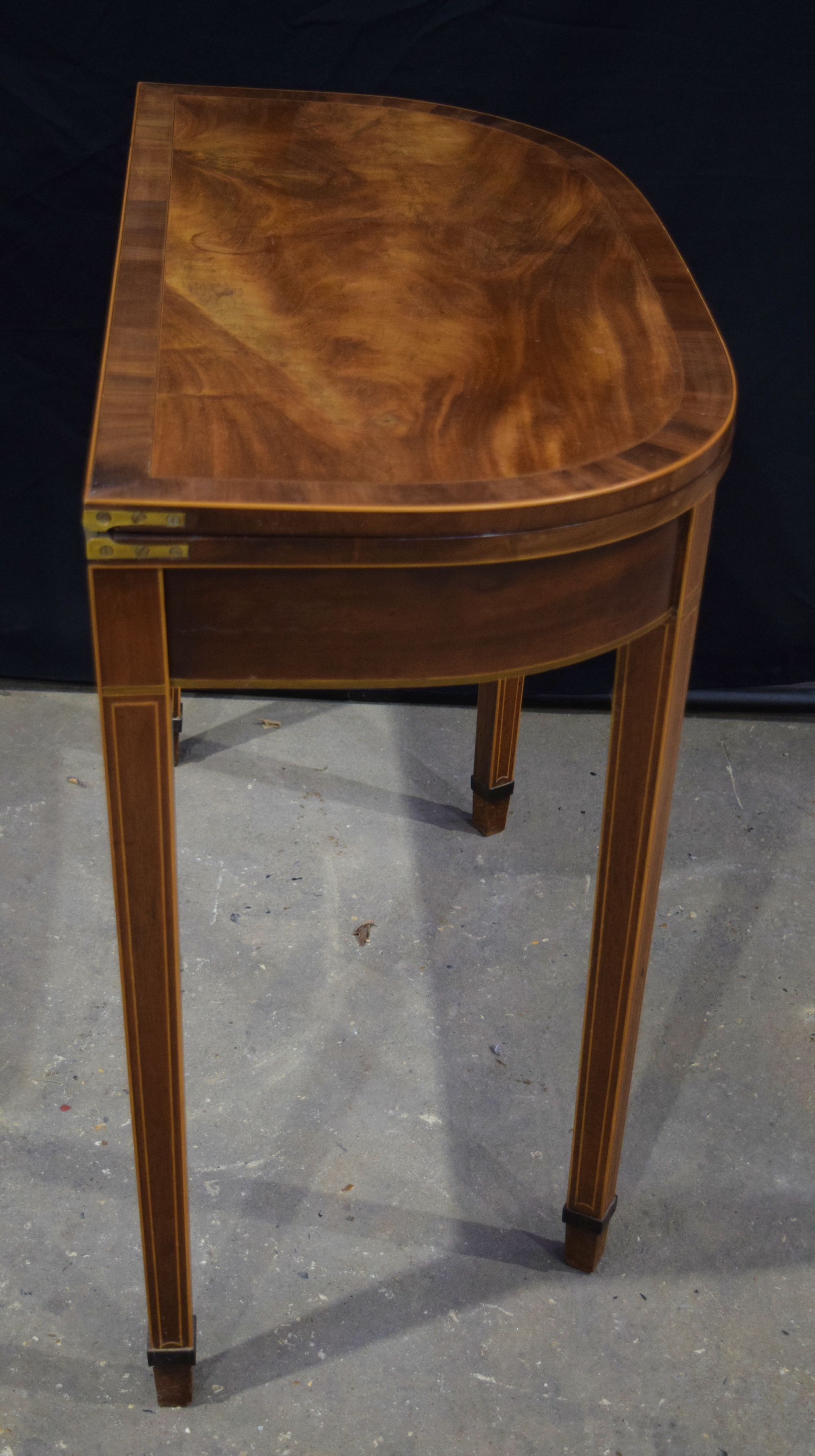 A Victorian walnut D end fold over table with inlay to top 75 x 96 x 46 cm . - Image 2 of 6