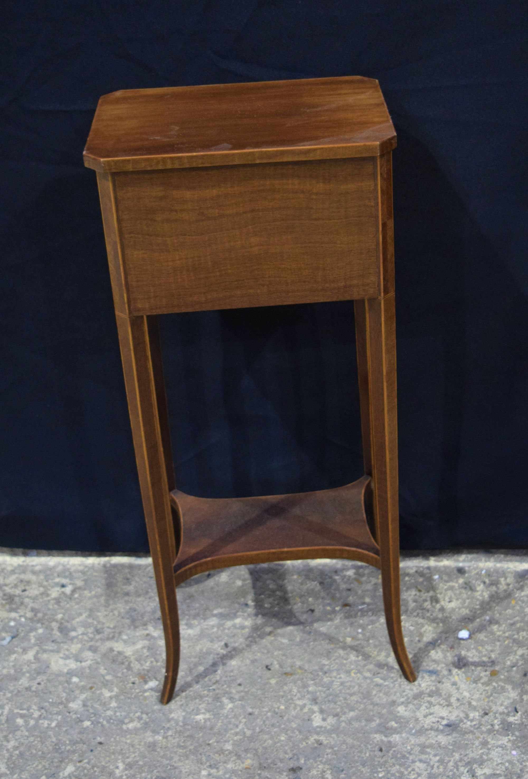 An Edwardian walnut two drawer two tier hall stand with inlay to border of drawers 67 x 28 x 21 - Image 6 of 6