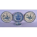 AN 18TH CENTURY WORCESTER BLUE AND WHITE SAUCER etc. Largest 22 cm wide. (4)