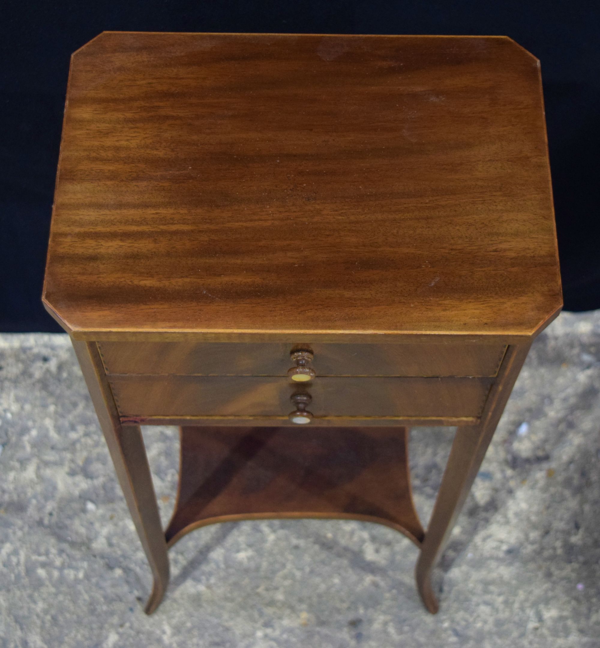 An Edwardian walnut two drawer two tier hall stand with inlay to border of drawers 67 x 28 x 21 - Image 3 of 6