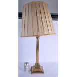 AN ANTIQUE COUNTRY HOUSE SILVER PLATED CORINTHIAN COLUMN LAMP. 76 cm high inc shade.