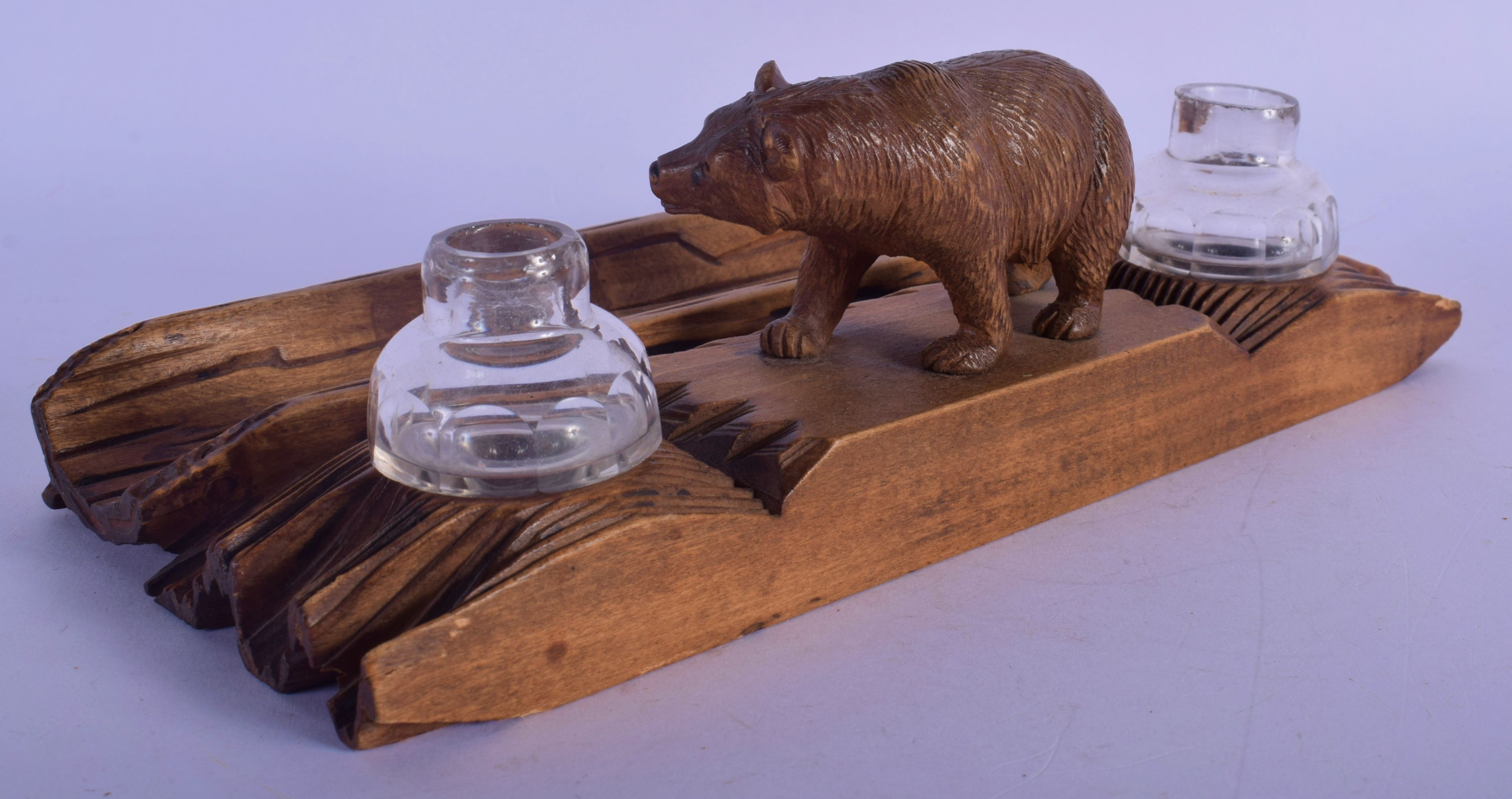 AN ANTIQUE BAVARIAN BLACK FOREST DESK STAND formed with a roaming bear. 23 cm x 11 cm. - Image 2 of 3