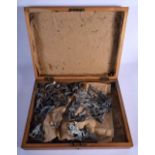 A QUANTITY OF LEAD TOY SOLIDERS in an antique case. (qty)