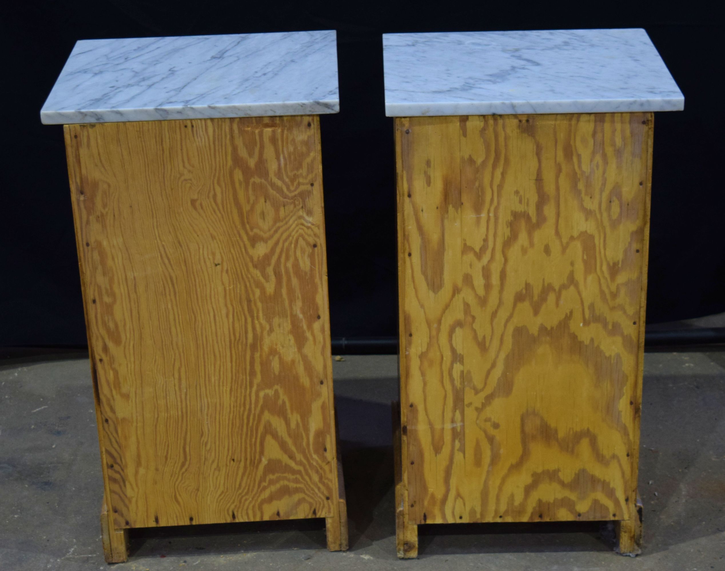 A pair of antique pine side tables with marble tops 75 x 38 42 (2) - Image 5 of 6