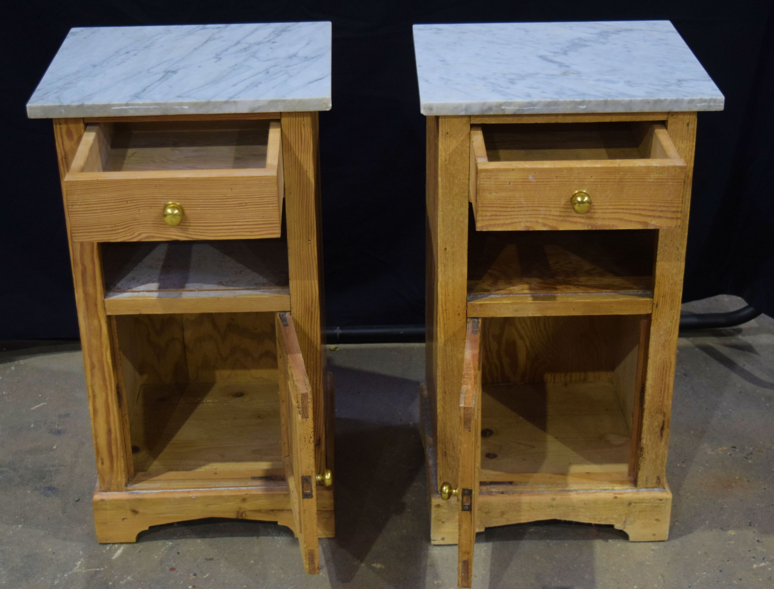 A pair of antique pine side tables with marble tops 75 x 38 42 (2) - Image 2 of 6
