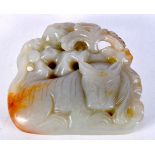 CHINESE JADE CARVING OF A CAT. 5.3cm x 5.8cm x 1.6cm, weight 79g