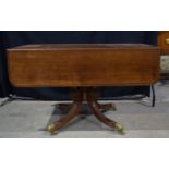 A Georgian mahogany pedestal Pembroke table . 72 x 117 x 117 cm