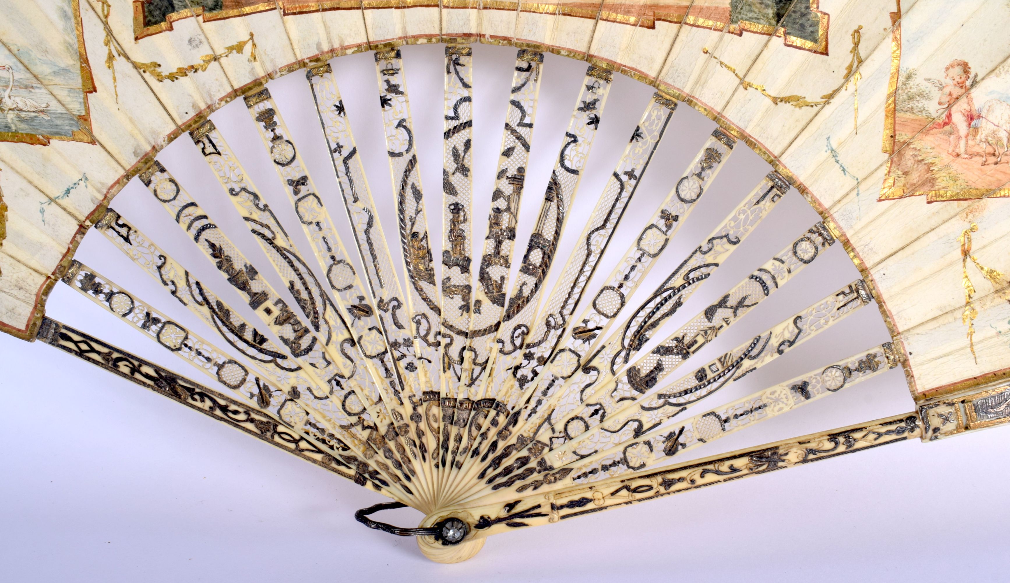 A FINE LATE 18TH CENTURY EUROPEAN GRAND TOUR TYPE FAN with paper leaf supports and silvered sticks. - Image 5 of 6