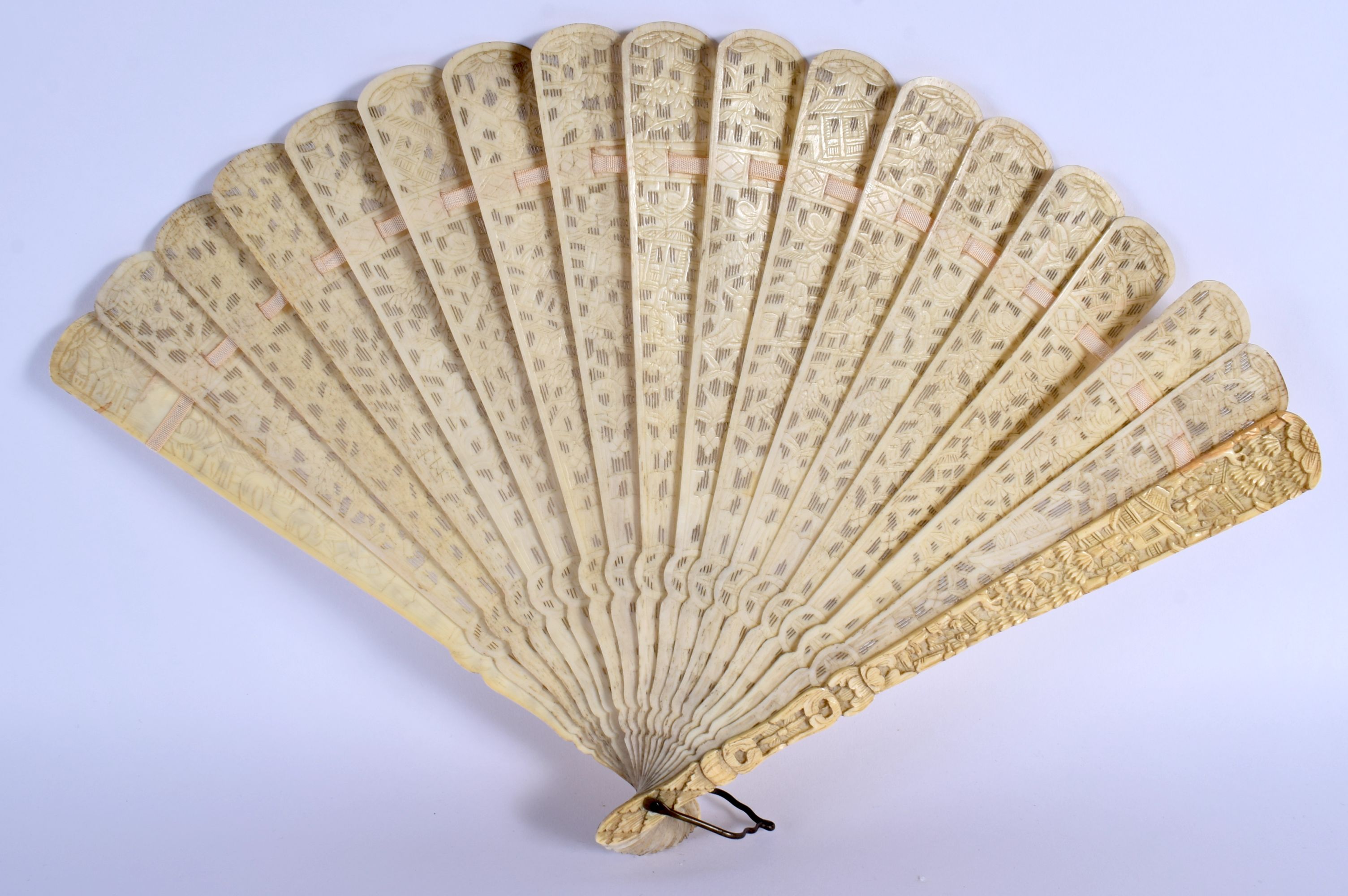 A MID 19TH CENTURY CHINESE CARVED IVORY BRISE FAN C1850 decorated with figures. 36 cm wide extended. - Image 6 of 6