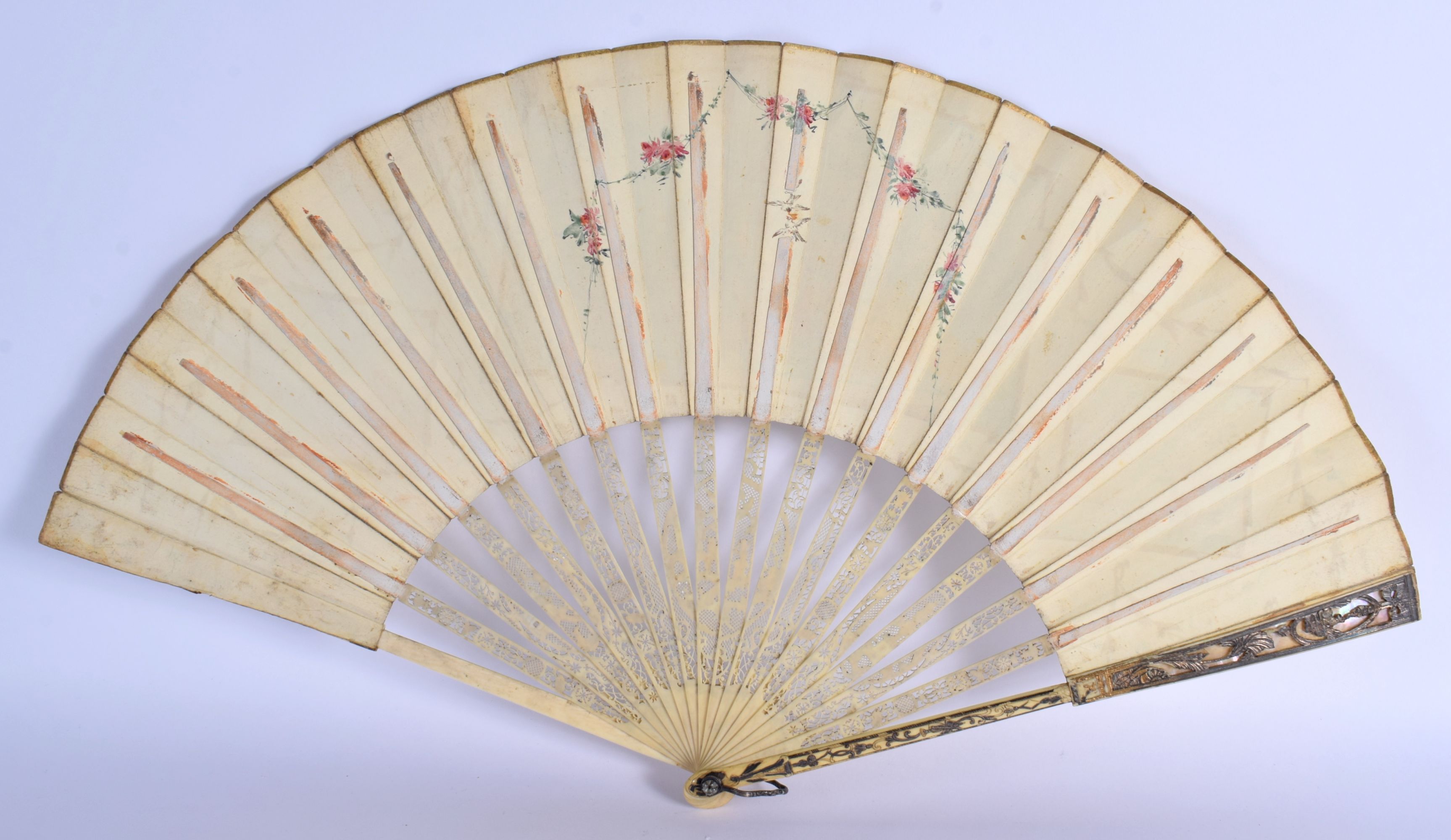 A FINE LATE 18TH CENTURY EUROPEAN GRAND TOUR TYPE FAN with paper leaf supports and silvered sticks. - Image 6 of 6