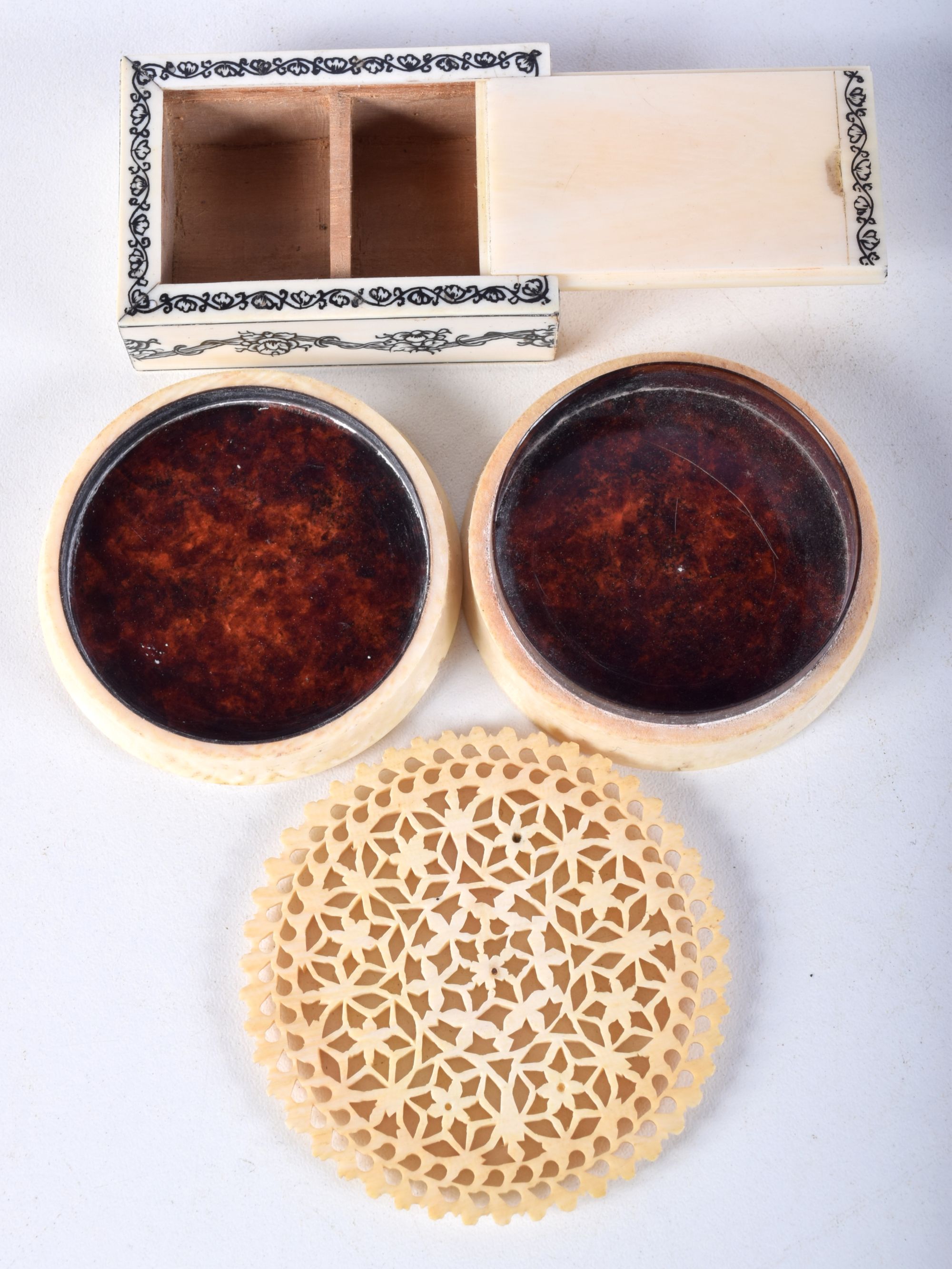 A 19TH CENTURY ANGLO INDIAN CARVED IVORY BOX together with another box and a pierced plaque. Largest - Image 4 of 5