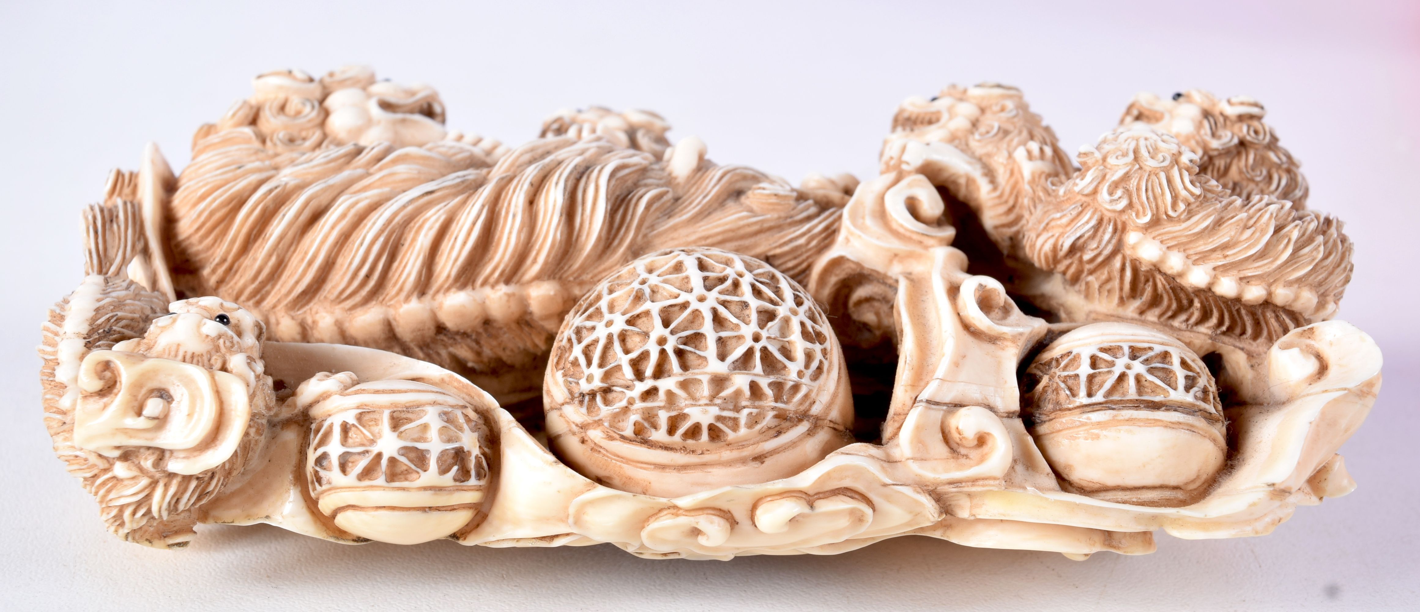 A FINE 19TH CENTURY JAPANESE MEIJI PERIOD CARVED IVORY OKIMONO modelled as numerous beasts in a play - Image 2 of 5