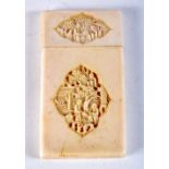 A 19TH CENTURY CHINESE CANTON IVORY CARD CASE AND COVER Qing. 10 cm x 4.5 cm.