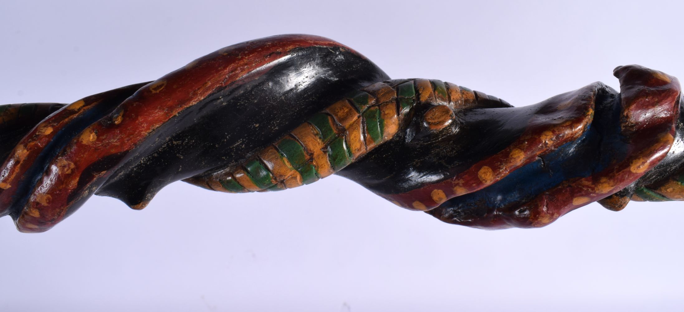 AN EARLY 20TH CENTURY EUROPEAN PAINTED FOLK ART WALKING CANE with snake wrap to body. 80 cm long. - Bild 4 aus 6