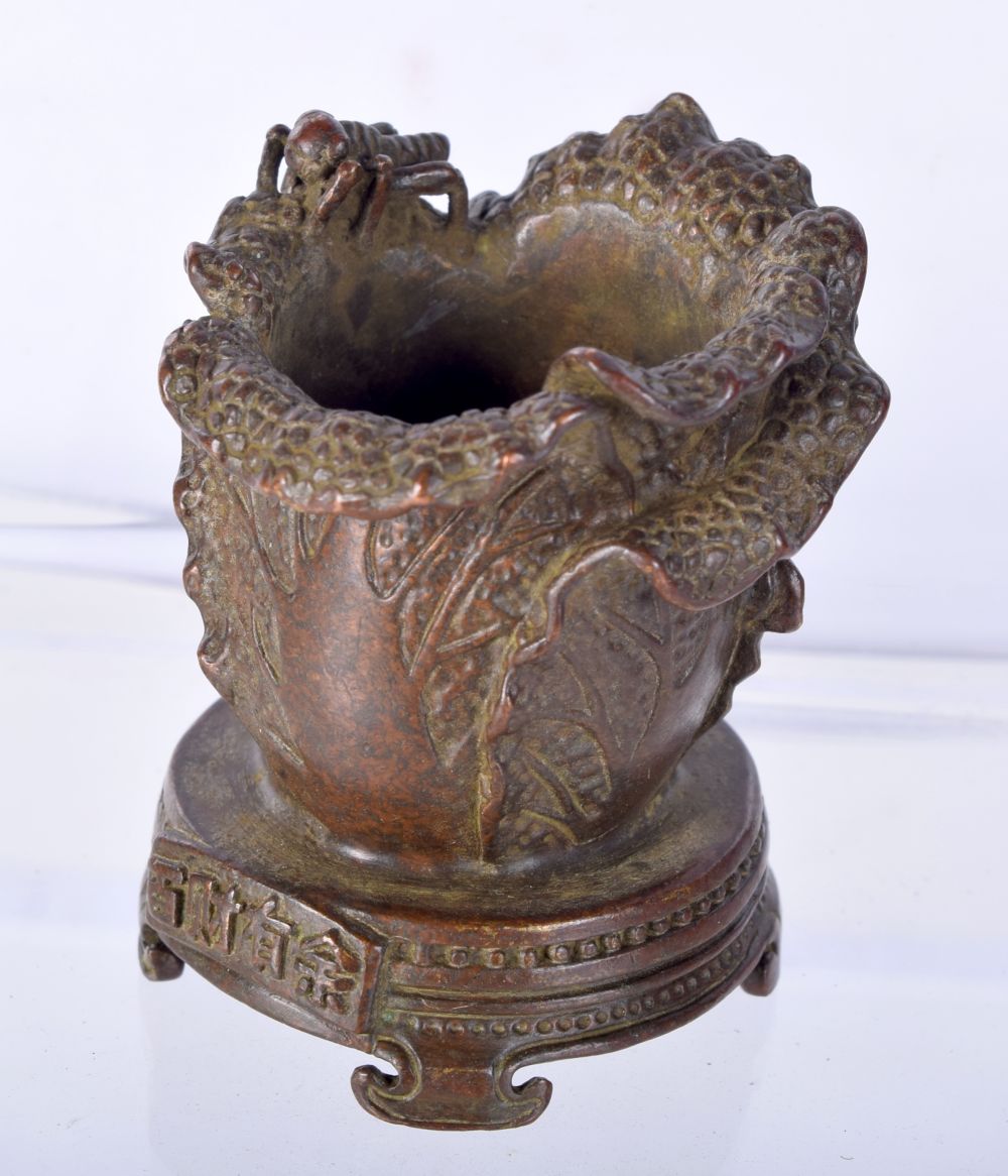 A JAPANESE BRONZE CAULDRON WITH AN INSECT. 5.1cm x 4.1cm, weight 104.4.g
