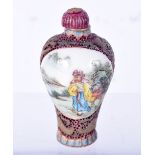 CHINESE SNUFF BOTTLE DECORATED WITH FIGURES IN A LANDSCAPE AND CALIGRAPHY. 6.8cm x 3.6cm, weight 45