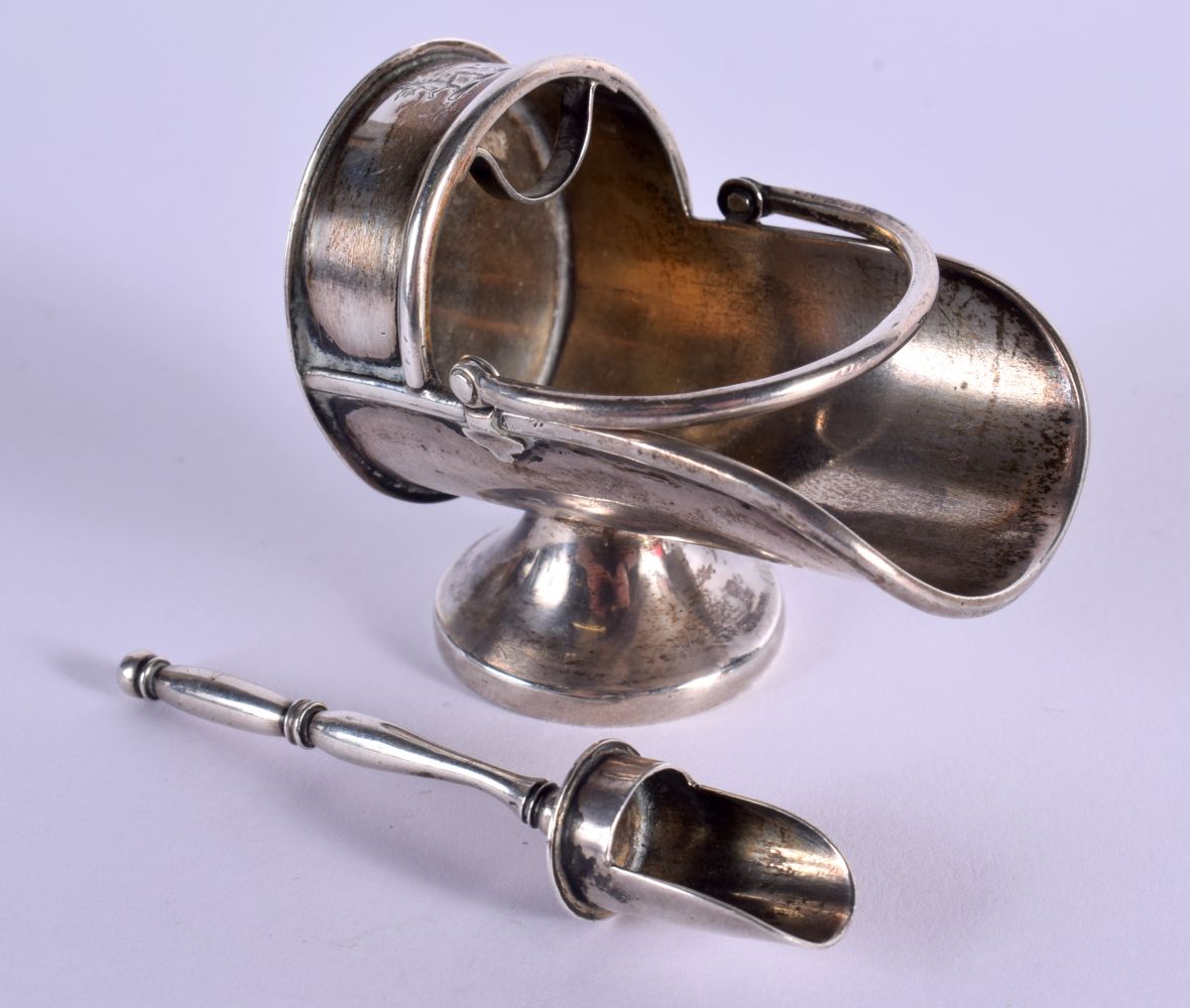 NOVELTY SILVER SALT IN THR FORM OF A COAL SCUTTLE. Hallmarked London 1867, 5cm x 5.8cm, weight 56.