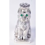 A CONTINENTAL SILVER SCENT BOTTLE IN THE FORM OF A CAT WITH A CROWN WITH JEWELLED EYES. Stamped 84,