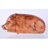 A NOVELTY PIG VESTA CASE. 3.4cm x 7.2cm, weight 23.7g