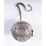 A CHINESE TRAVELLING BALL CENSER. 5.1ch diameter, weight 69.6g